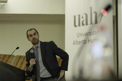 Ministro de Hacienda lideró conversatorio sobre crecimiento y productividad